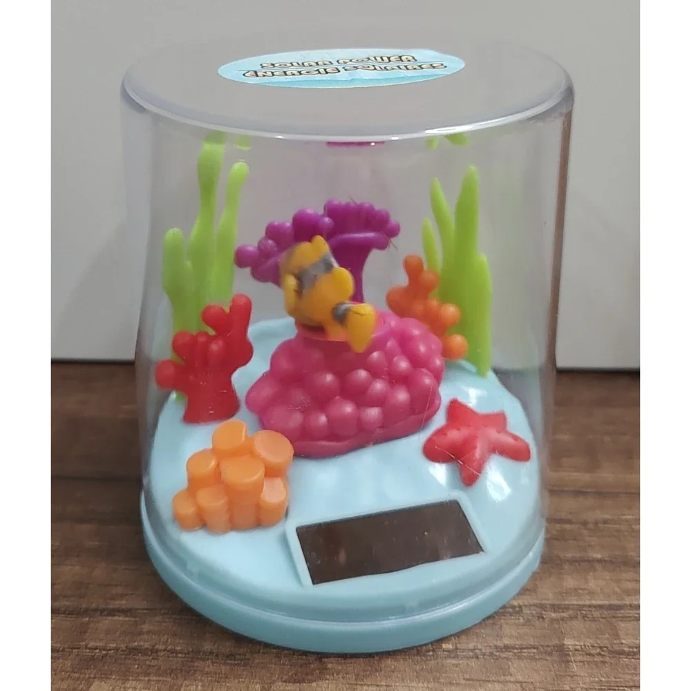 Solar Power Fluttering Dancing orange Clownfish Energie Solaires Enclosed D3